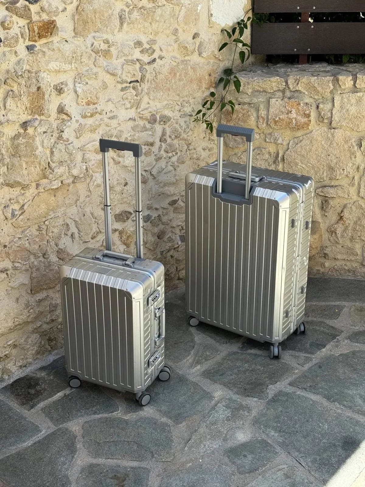 Signature Aluminium Suitcase